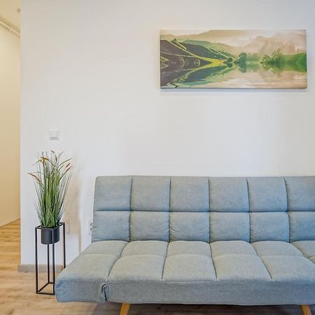 Bright Apartments Moments Away From Herastrau Park, Mall And Metro Bukarest Exteriör bild