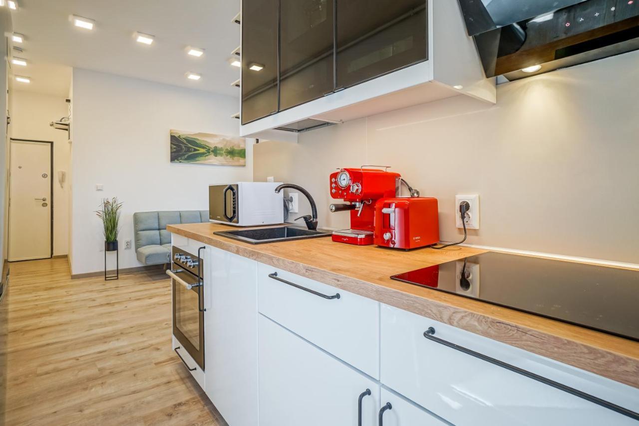Bright Apartments Moments Away From Herastrau Park, Mall And Metro Bukarest Exteriör bild