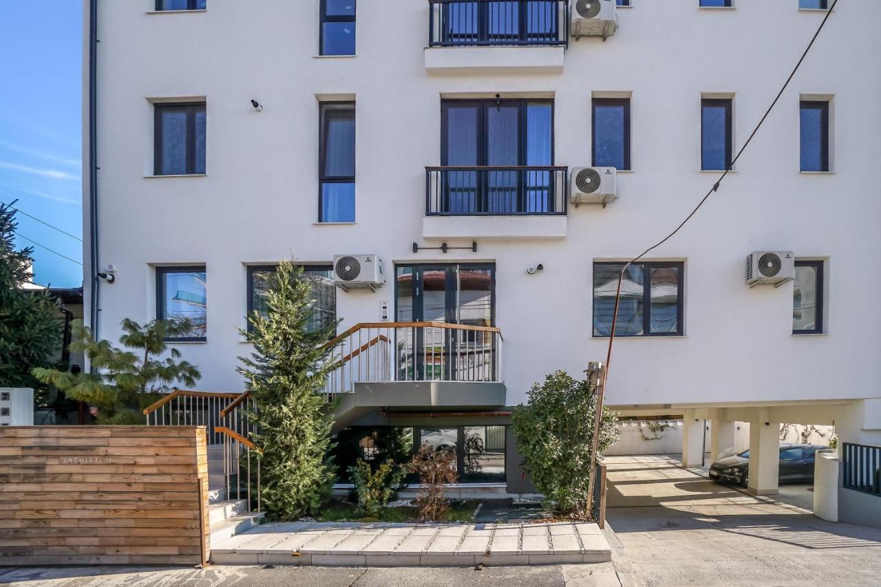 Bright Apartments Moments Away From Herastrau Park, Mall And Metro Bukarest Exteriör bild