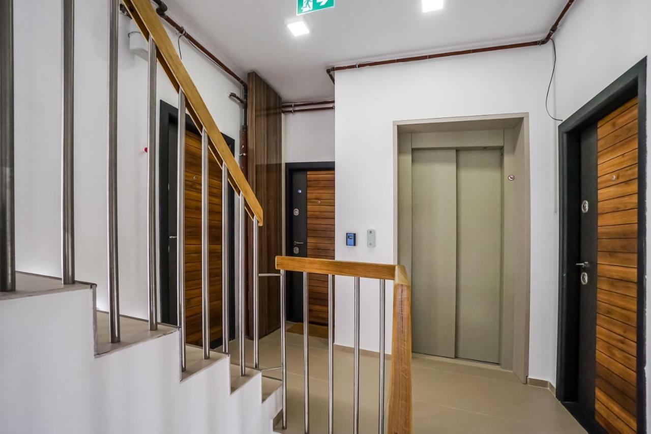 Bright Apartments Moments Away From Herastrau Park, Mall And Metro Bukarest Exteriör bild