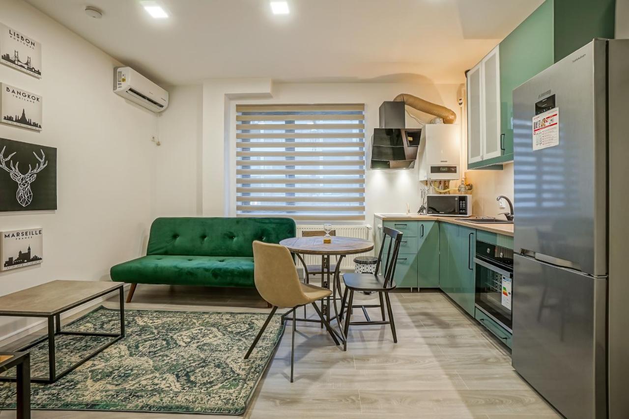 Bright Apartments Moments Away From Herastrau Park, Mall And Metro Bukarest Exteriör bild